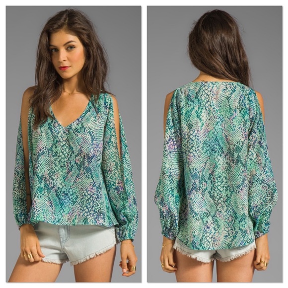 Lovers + Friends snake print split sleeve blouse M - Picture 1 of 12